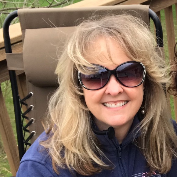 Meet your Posher, Tammara - Picture 1 of 1